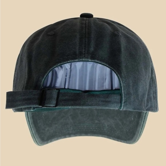 New graphic Print “ Dog Mom” ball cap - Picture 3 of 3